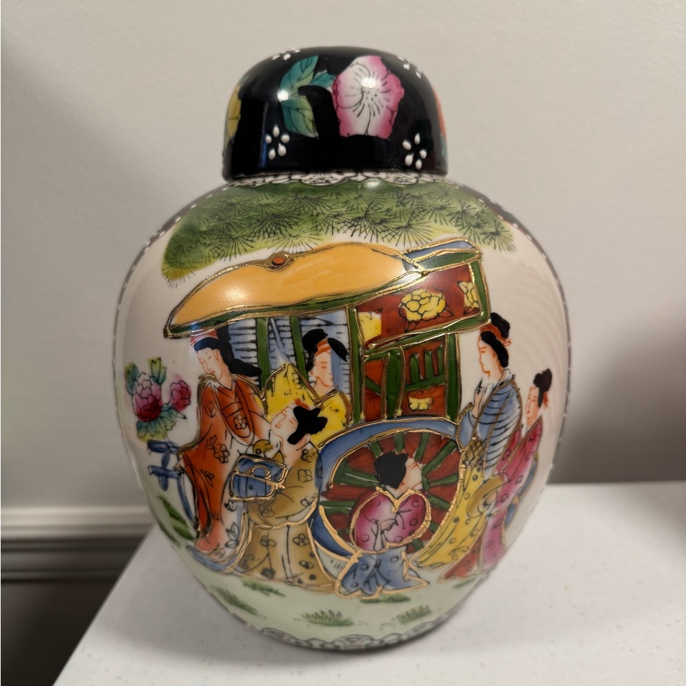 Asian Ginger Jar Famille Rose Medallion Ceramic Jar